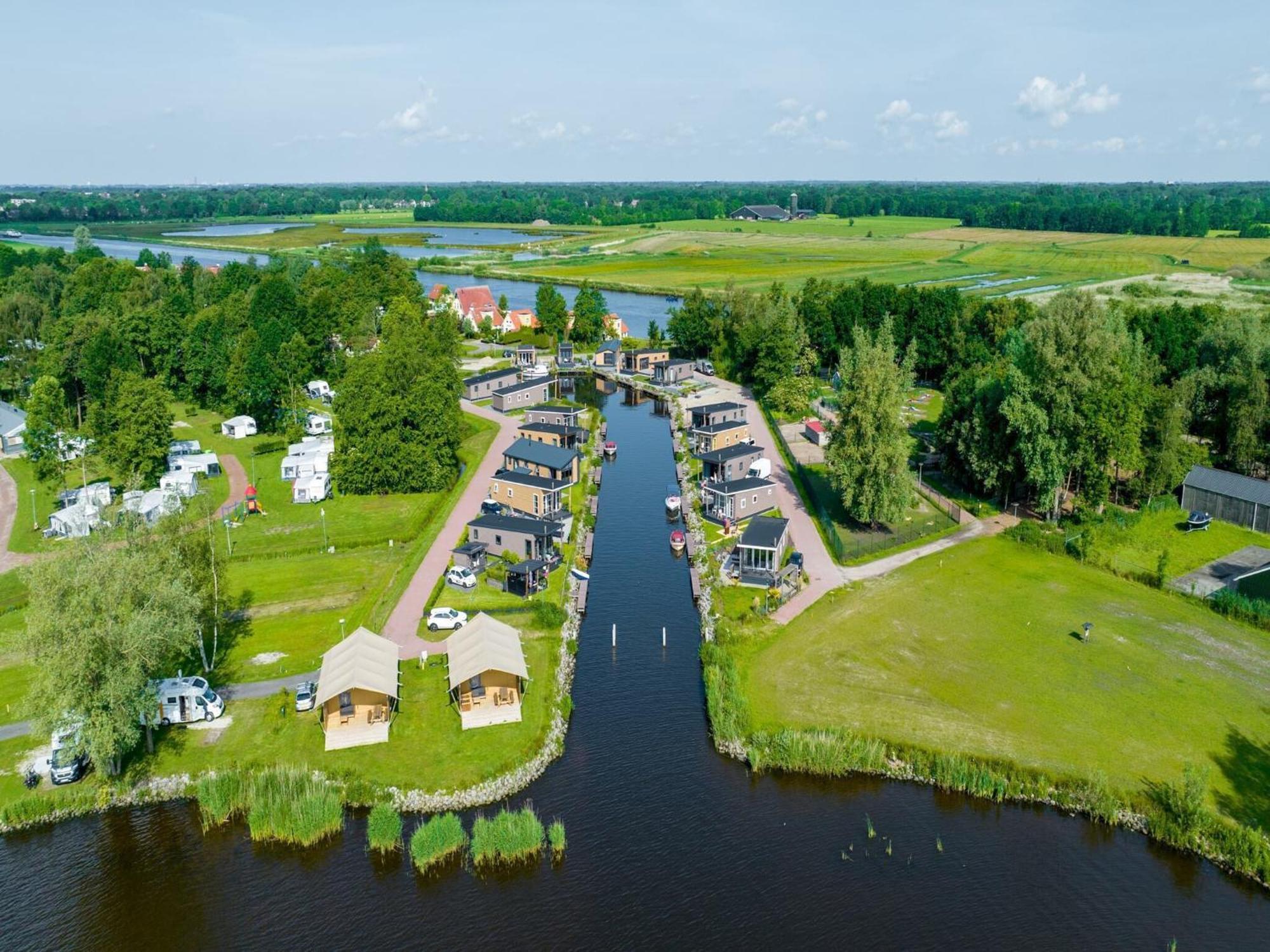 Detached Villa With Dishwasher Leeuwarden At 21Km Suameer Exteriér fotografie